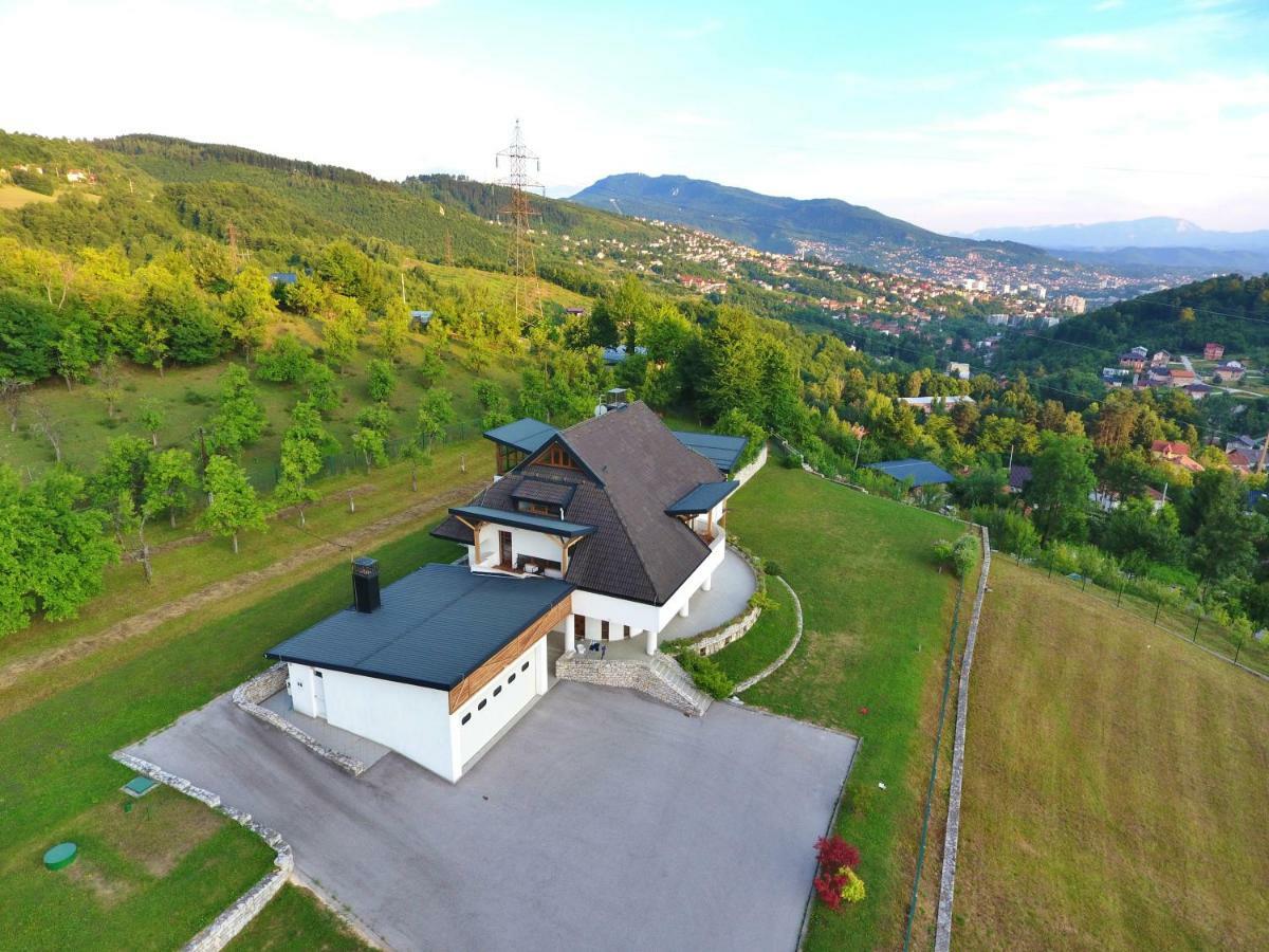Luxury Hill Villa *